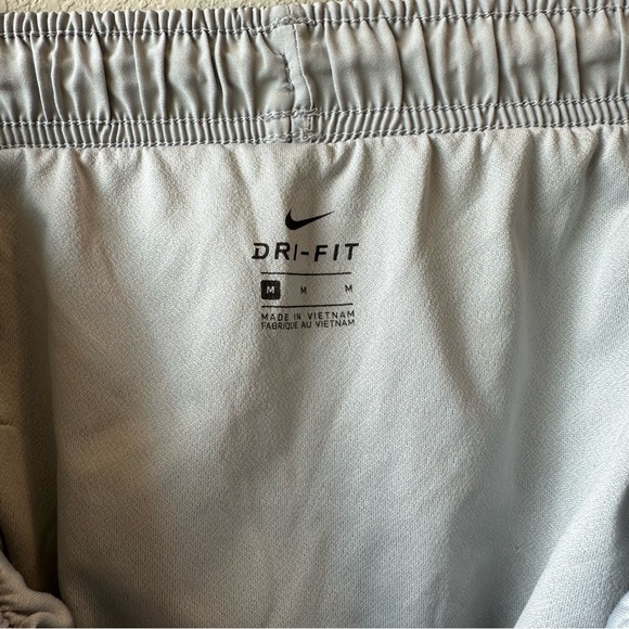 Nike Tempo Short - Picture 6 of 9